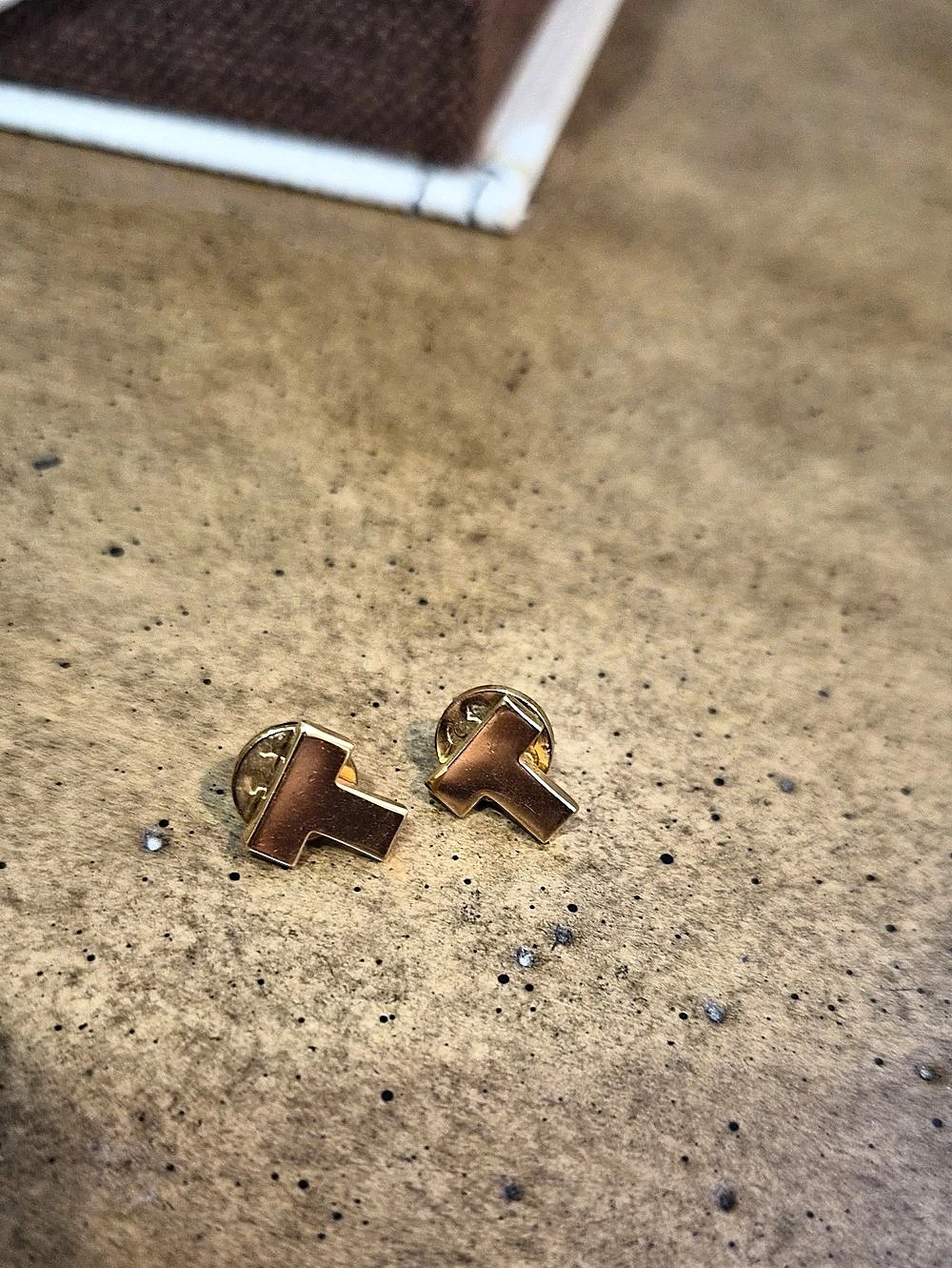 Tory Burch Icon Stud Earrings Gold